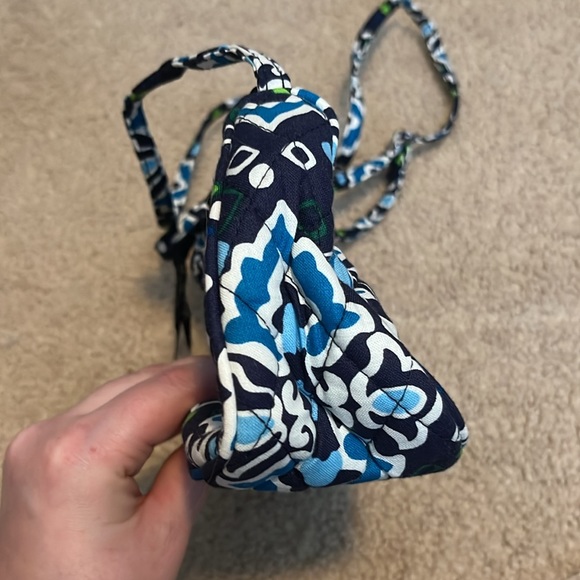 SALE: Blue vera Bradley Crossbody bag NWOT - Picture 6 of 8